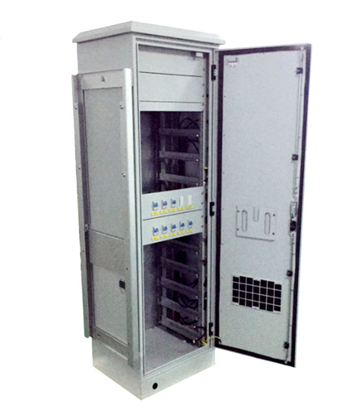 Telecom Electronics / Battery IP55 Outdoor Cabinet Polyurethane Insulation 240V AC Heater